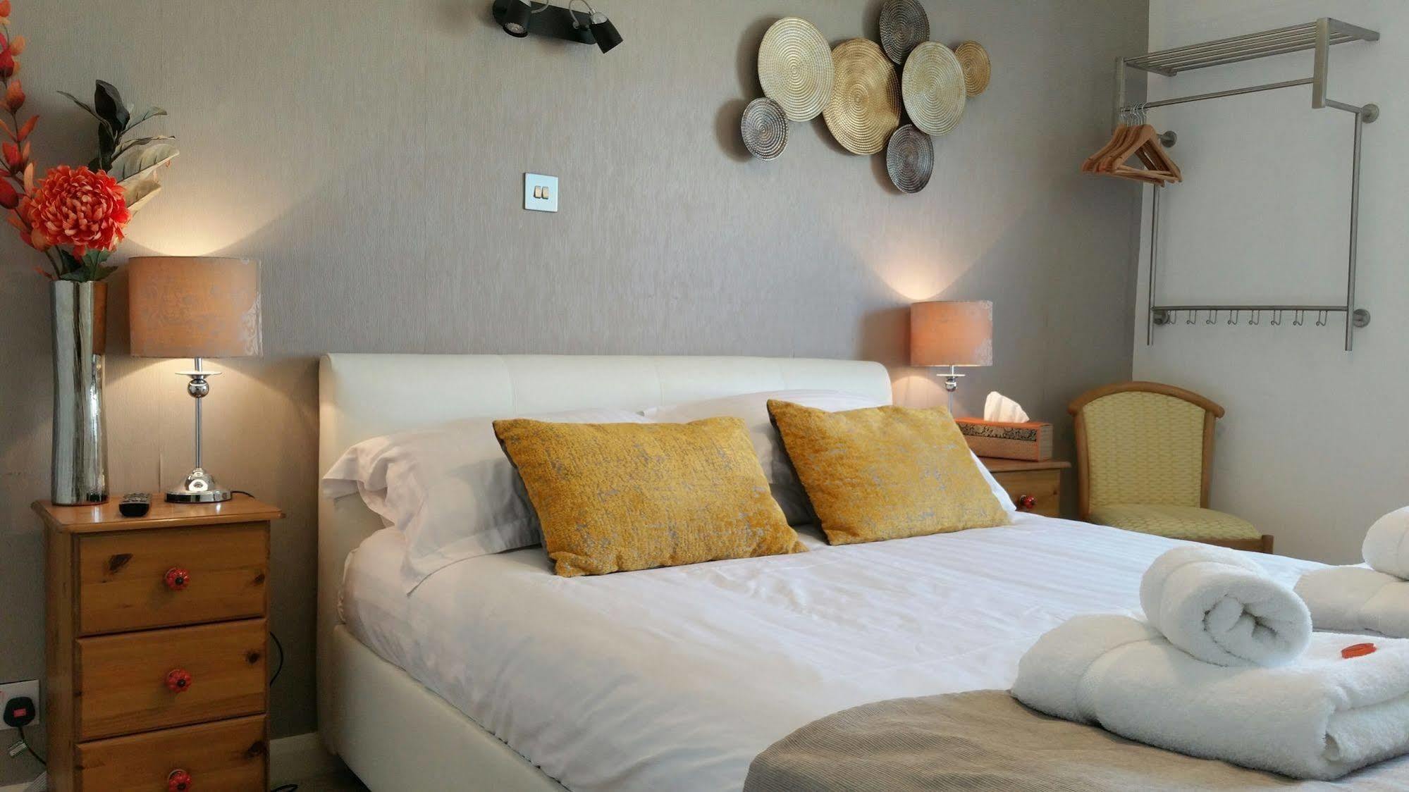 The Torcroft Bed & Breakfast Torquay Bagian luar foto