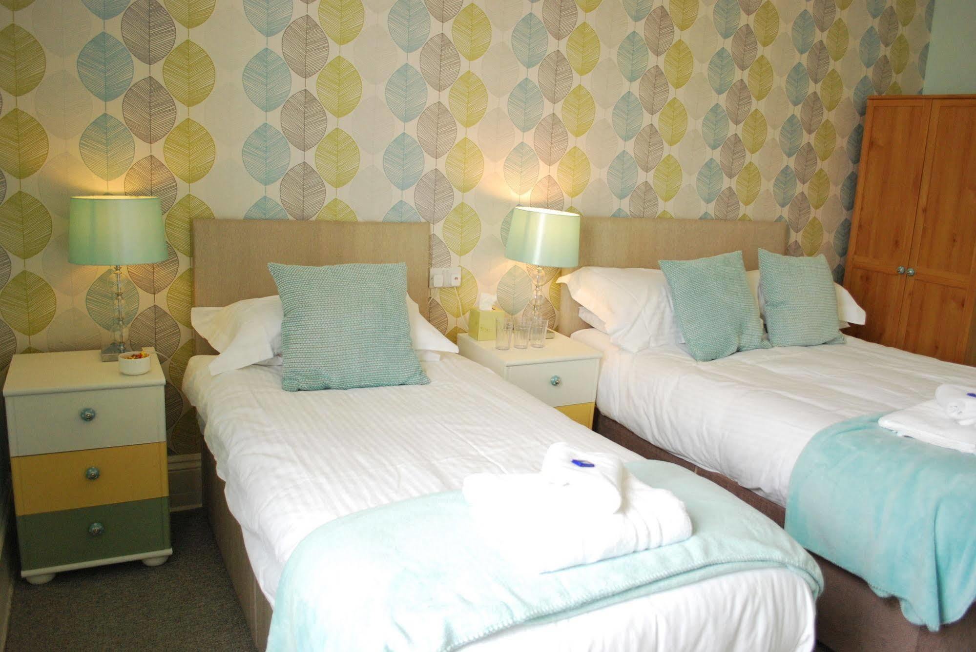The Torcroft Bed & Breakfast Torquay Bagian luar foto